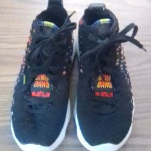 Boys 5.5Y Nike James Gang